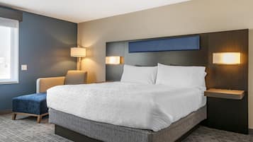 Standard Room, 1 King Bed | In-room safe, desk, laptop workspace, blackout curtains