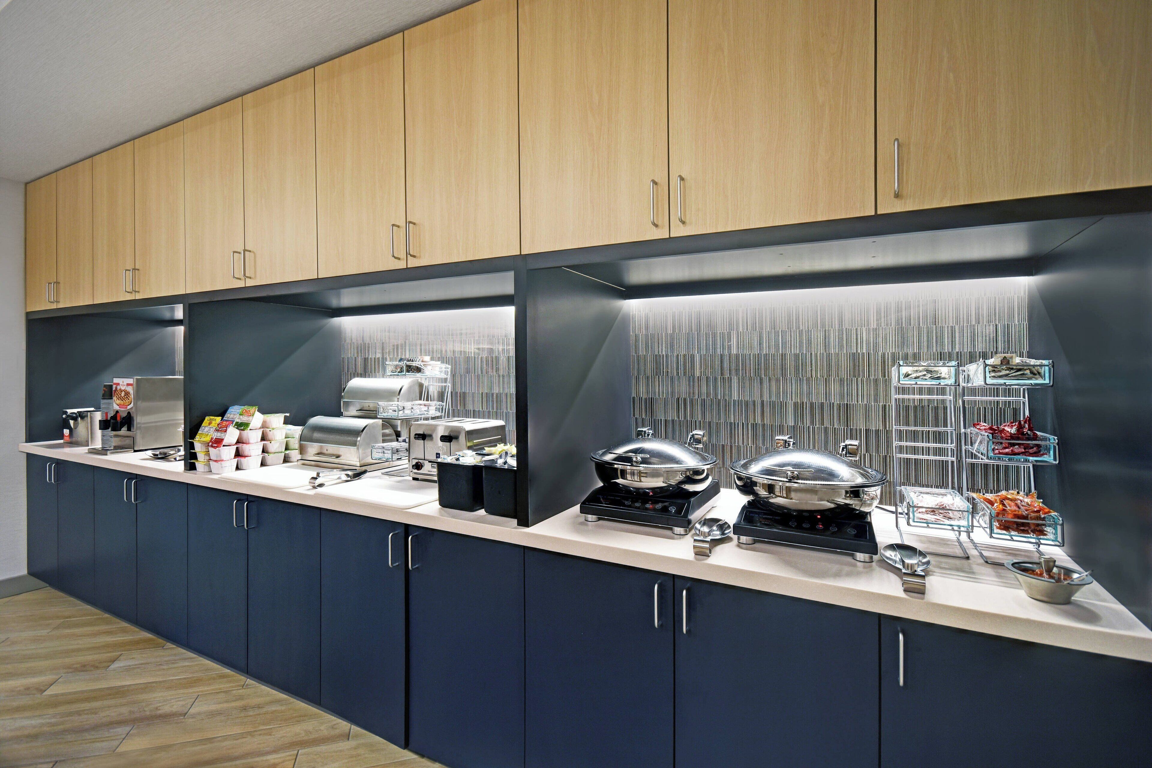 free buffet breakfast