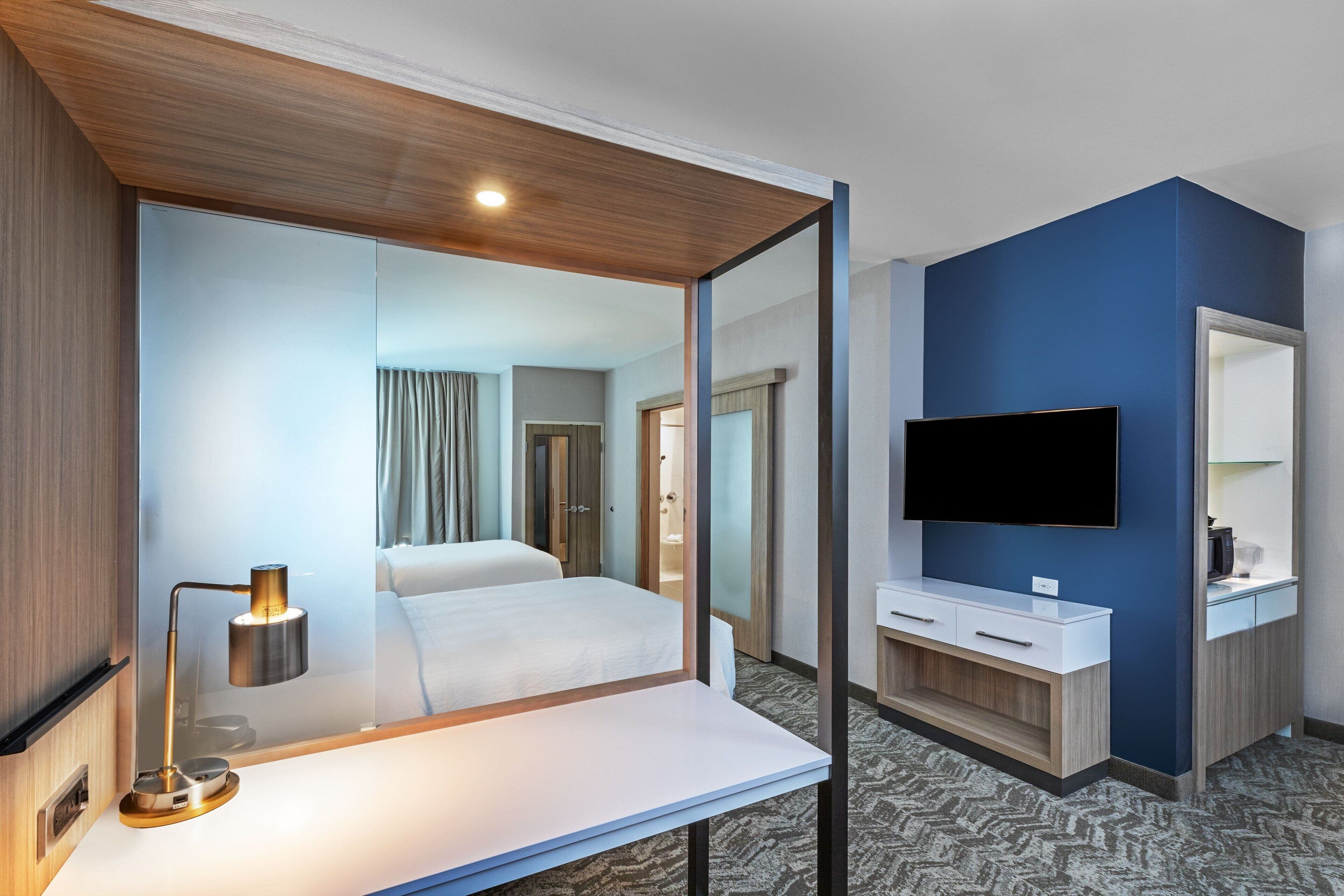 desk, laptop workspace, iron/ironing board, free wifi