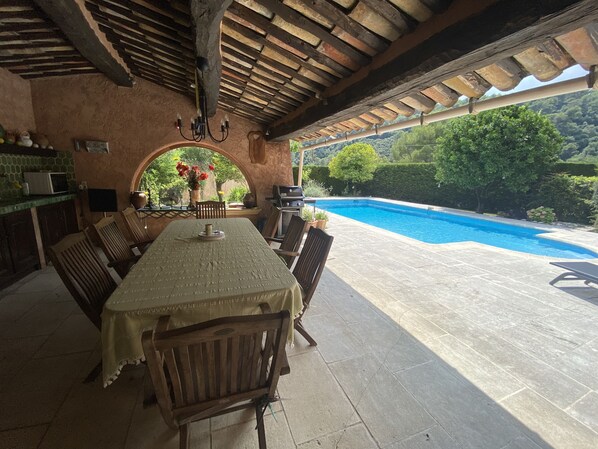 Restauration extérieure