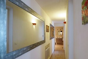 Interior - La Baume des Pèlerins (Sablet)