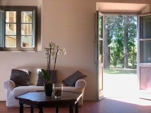 TV, fireplace - Vacation home with pool in the heart of the N3 countryside (Toscana)