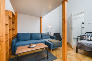 Apartamento | Área de estar | TV LED 42 polegadas com canais digitais, TV