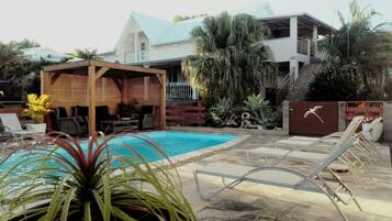 Piscine extérieure, piscine chauffée