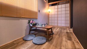 Unclassified image, 2 of 8, button - NO.501 Echi ZenToyotomi Stay (Osaka)