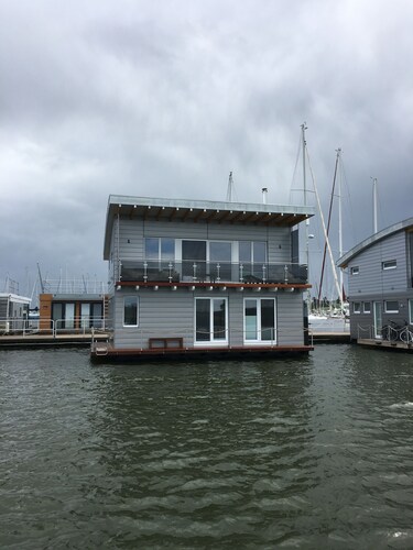 06. Floating-Houses (105 m²) Nanna - Floating-Houses Nr. 9 mit Kamin, Sauna u. 2