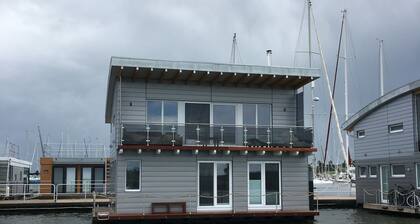 06. Floating-Houses (105 m²) Nanna - Floating-Houses Nr. 9 mit Kamin, Sauna u. 2