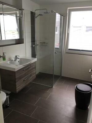 Unclassified image, 5 of 11, button