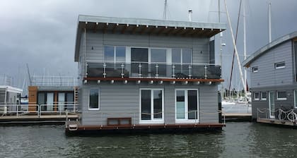 06. Floating-Houses (105 m²) Nanna - Floating-Houses Nr. 9 mit Kamin, Sauna u. 2