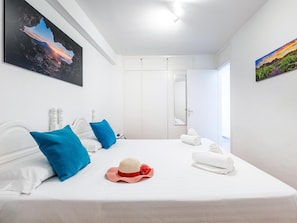 1 Schlafzimmer, BĂŒgeleisen/BĂŒgelbrett, Internetzugang, BettwĂ€sche
