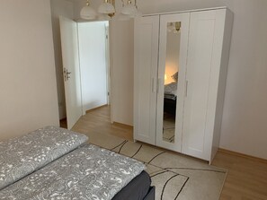 Apartment | 1 bedroom, bed sheets - Ferienwohnung Stella (Ichenhausen)
