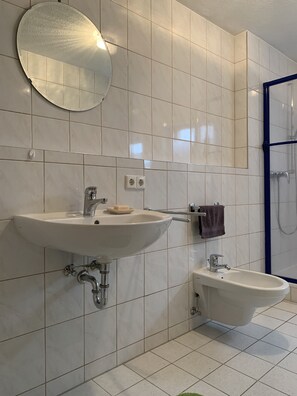 Apartment | Badezimmer