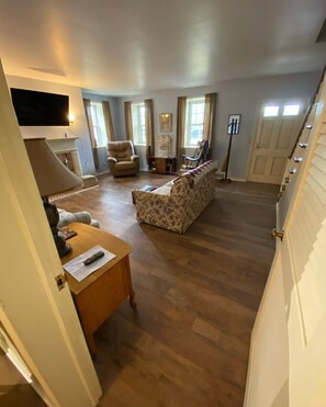 Smart TV, fireplace, DVD player, books