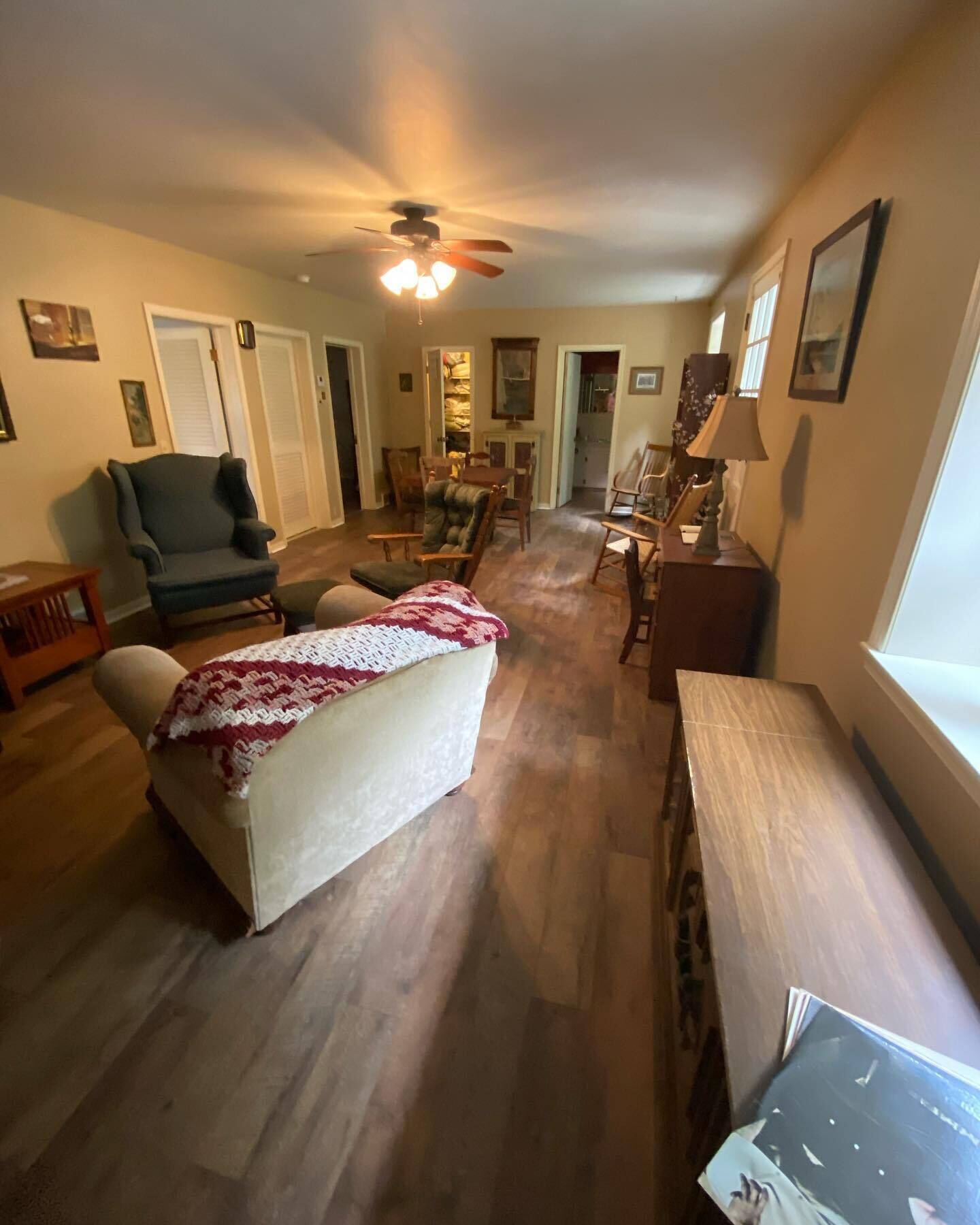 4 Schlafzimmer, Schreibtisch, Bügeleisen/Bügelbrett, Reisekinderbett