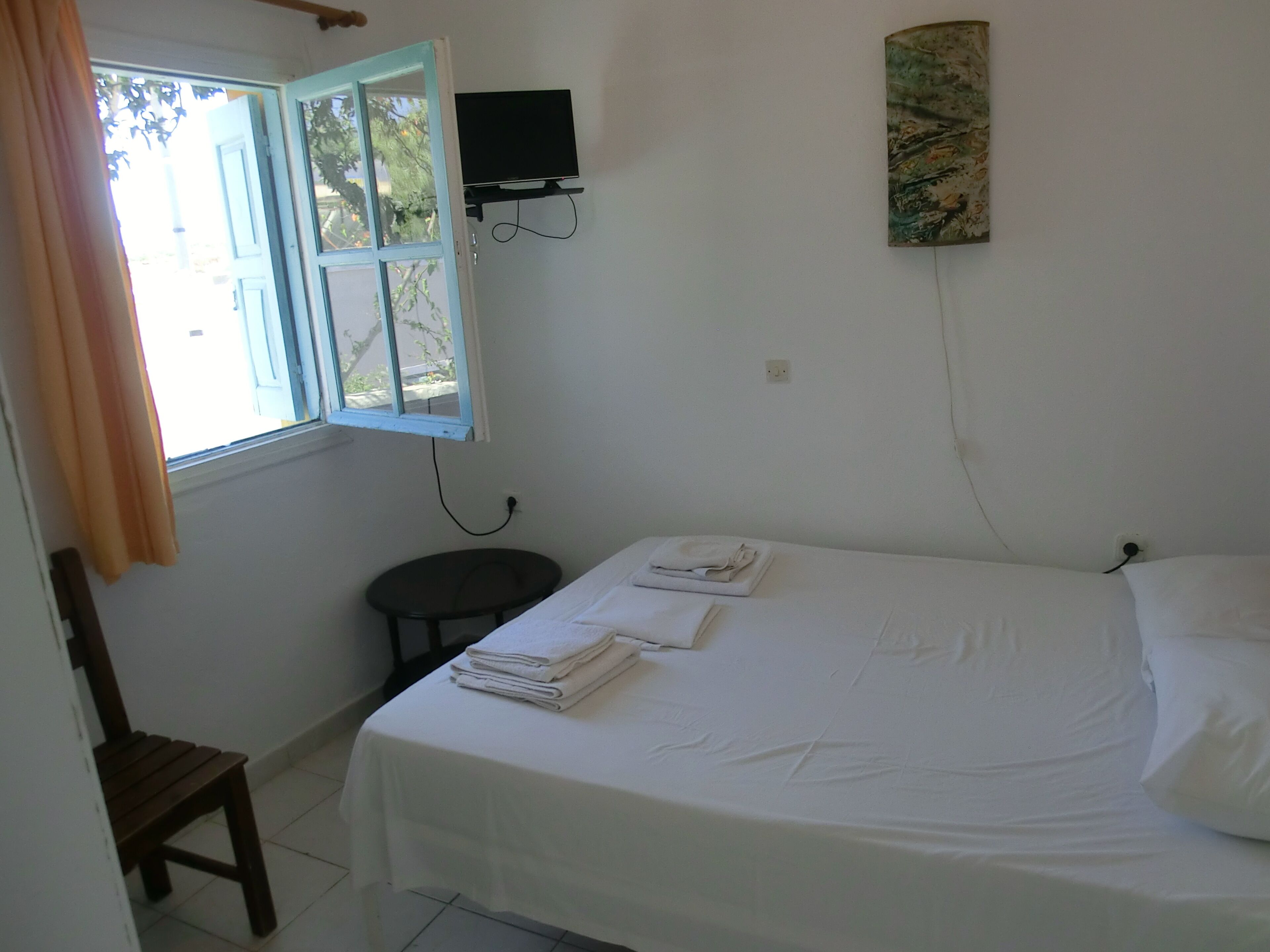 Economy Quadruple Room | Bed sheets