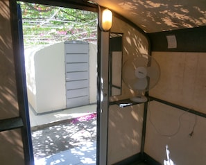 1 bedroom, bed sheets
