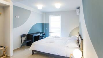 Free WiFi, bed sheets