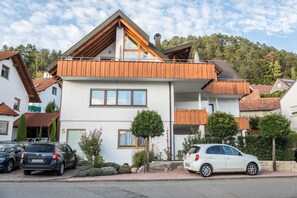 Exterior - Holiday Apartment "Lindau" 62 m² with Covered Balcony (Sipplingen am Bodensee)