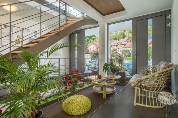 Interior - Charming Holiday Apartment "Jasmin" with Large Terrace, Wi-Fi & TV (Sipplingen am Bodensee)