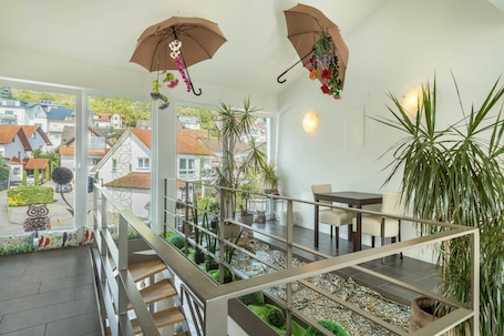 Interior. Fantastic Apartment "Lilie" with Large Balcony (Sail Awning) and Stunning Lake View