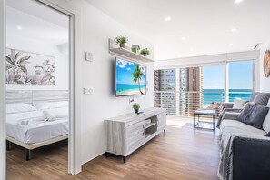 1 slaapkamer, een strijkplank/strijkijzer, gratis wifi, beddengoed