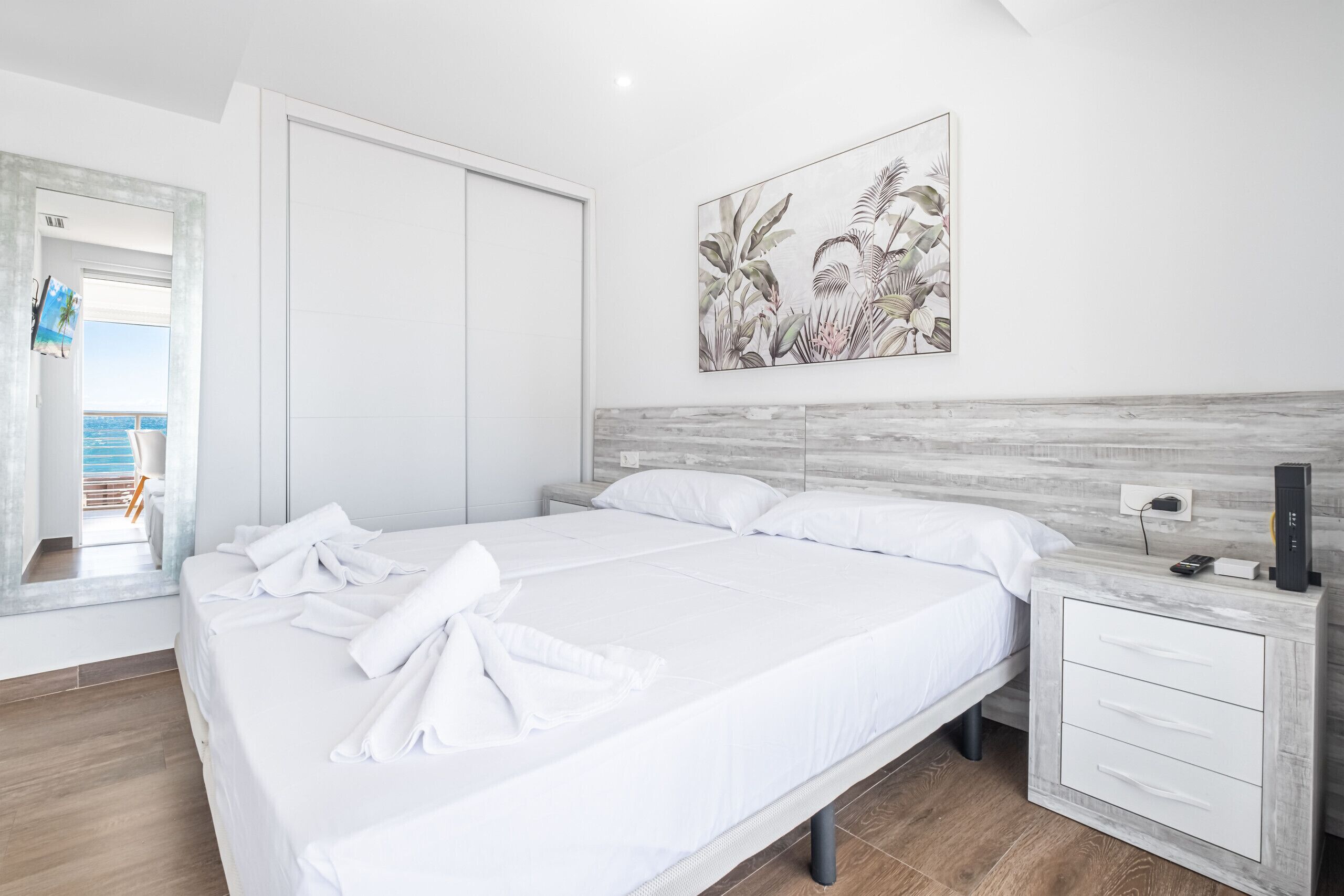 1 slaapkamer, een strijkplank/strijkijzer, gratis wifi, beddengoed