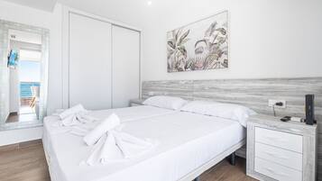1 slaapkamer, een strijkplank/strijkijzer, gratis wifi, beddengoed