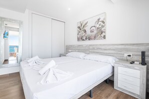 1 chambre, fer et planche à repasser, accès au Wi-Fi (inclus)