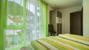 2 chambres, fer et planche Ă repasser, Wi-Fi gratuit, draps fournis