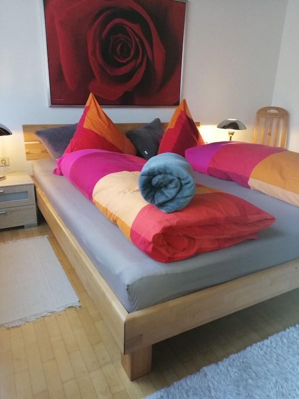 3 bedrooms, desk, iron/ironing board, travel cot