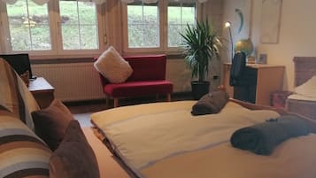 3 soveværelser, skrivebord, strygejern/strygebræt, weekendseng