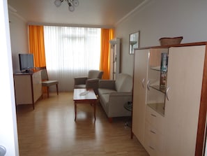 Apartamento, 1 cama de casal | Área de estar | Mesa de pingue-pongue