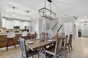 Dining - Luxury Family Villa โ Private Pool, Game Rooms & Star Wars Theater! (Davenport)