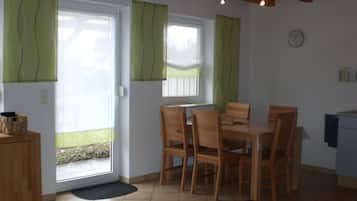 Rumah, 2 kamar tidur, patio | Makan di kamar