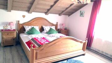 Iron/ironing board, free WiFi