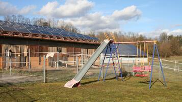 Children’s play area – outdoor