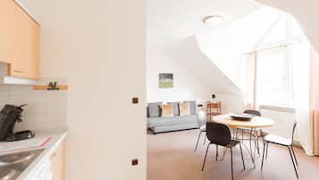 Apartemen | Makan di kamar