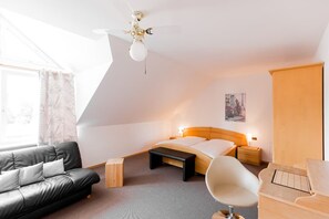 ห้องดับเบิล | Wi-Fi ฟรี, ผ้าปูที่นอน