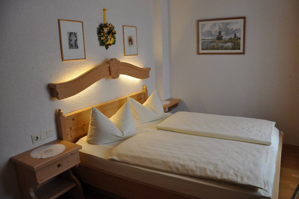 Wifi gratis y ropa de cama