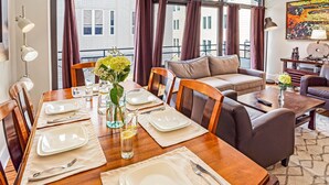 Unclassified image, 4 of 44, button - Large Condo In Prime Downtown Location w/ Balcony by Lucky Savannah (Savannah)