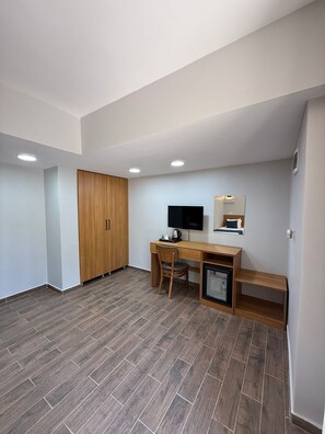 Colchones Tempur-Pedic y caja de seguridad en la habitación 