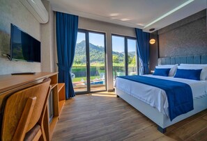 Tempur-Pedic beds, in-room safe, blackout curtains, soundproofing