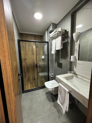 Family Room, 3 Bedrooms, Non Smoking, Garden View | Tempur-Pedic beds, in-room safe, blackout curtains, soundproofing