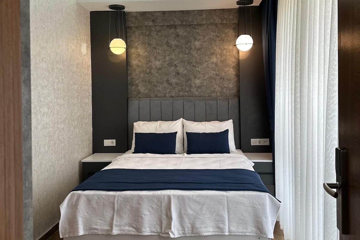Camera familiare, 3 camere da letto, non fumatori, vista giardino | 1 camera, materassi Tempur-Pedic, una cassaforte in camera