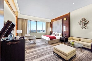 Hochwertige Bettwaren, Betten mit Memory-Foam-Matratzen, Minibar