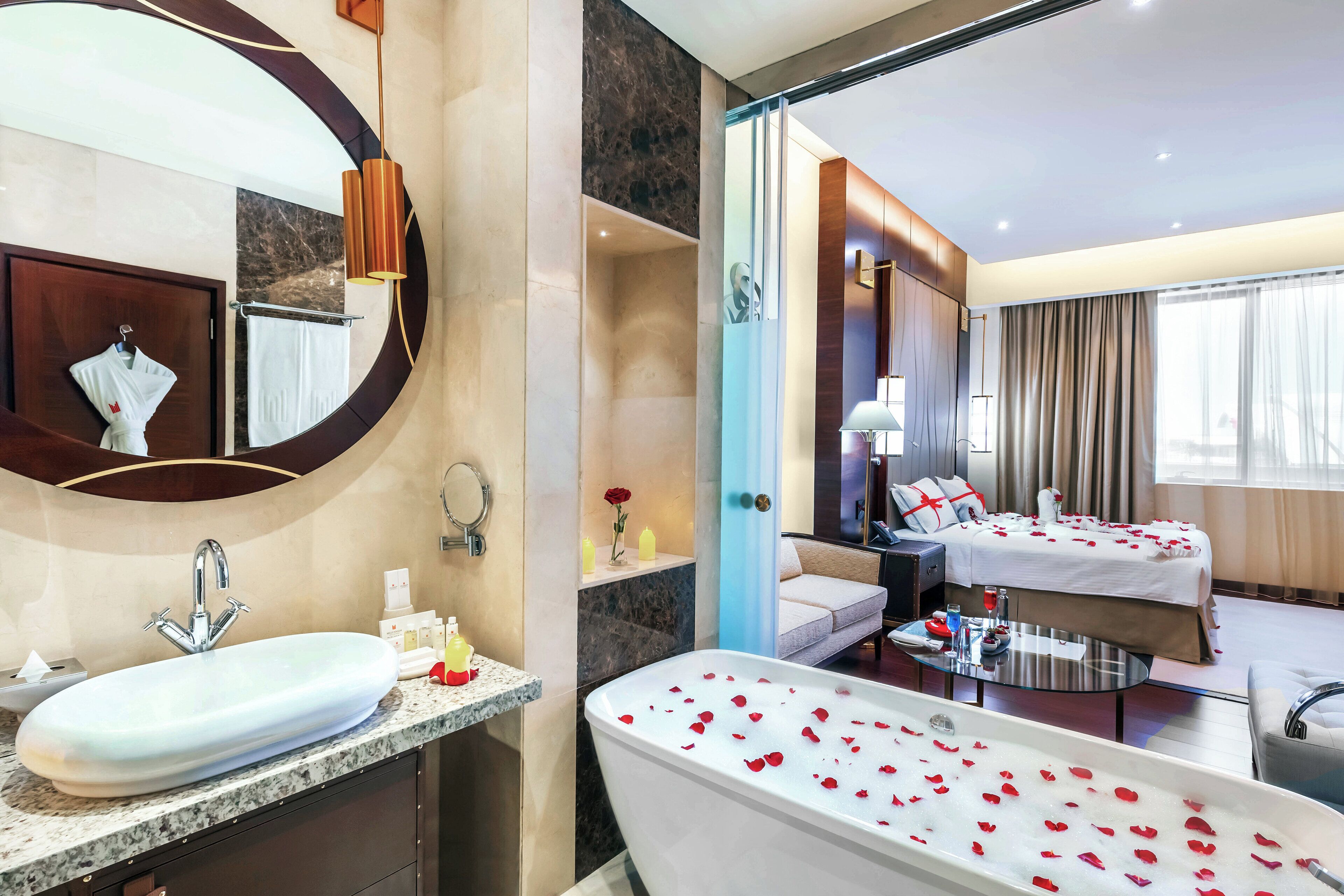 1 bedroom, premium bedding, memory-foam beds, minibar