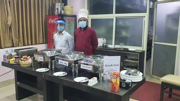 Free daily buffet breakfast