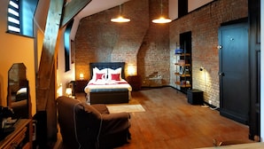 Studio Deluxe
