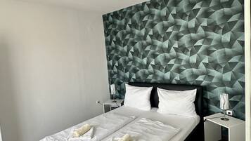 1 bedroom, travel cot, WiFi, bed sheets