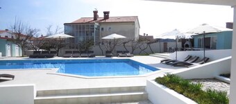 Resindenz Benni 7 with heated pool, 